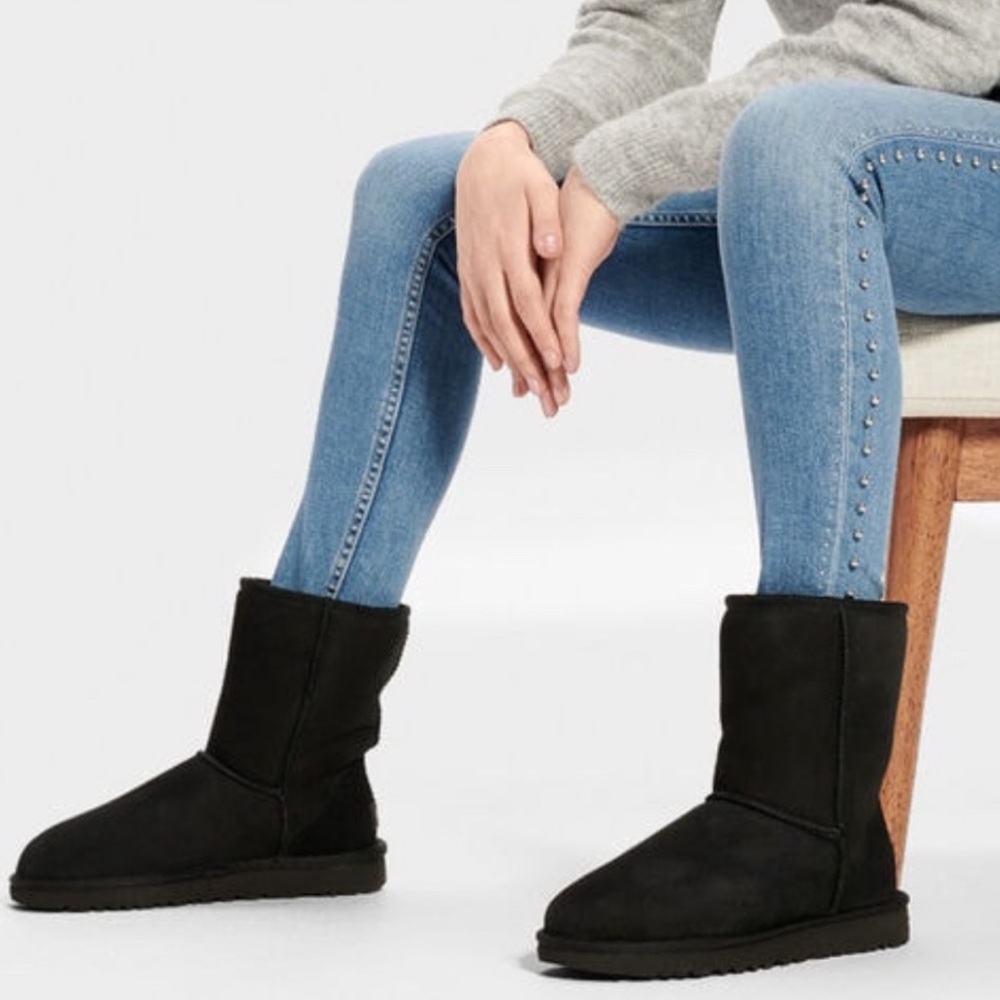 Ugg Classic Short II Sheepskin Winter Boot Sz 10 Black